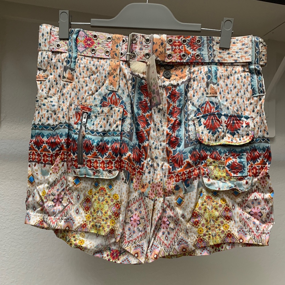 Johnny Was Mick Satin Shorts - Size 8 NWT!!